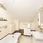 Apartament Topart I-ii-iii *